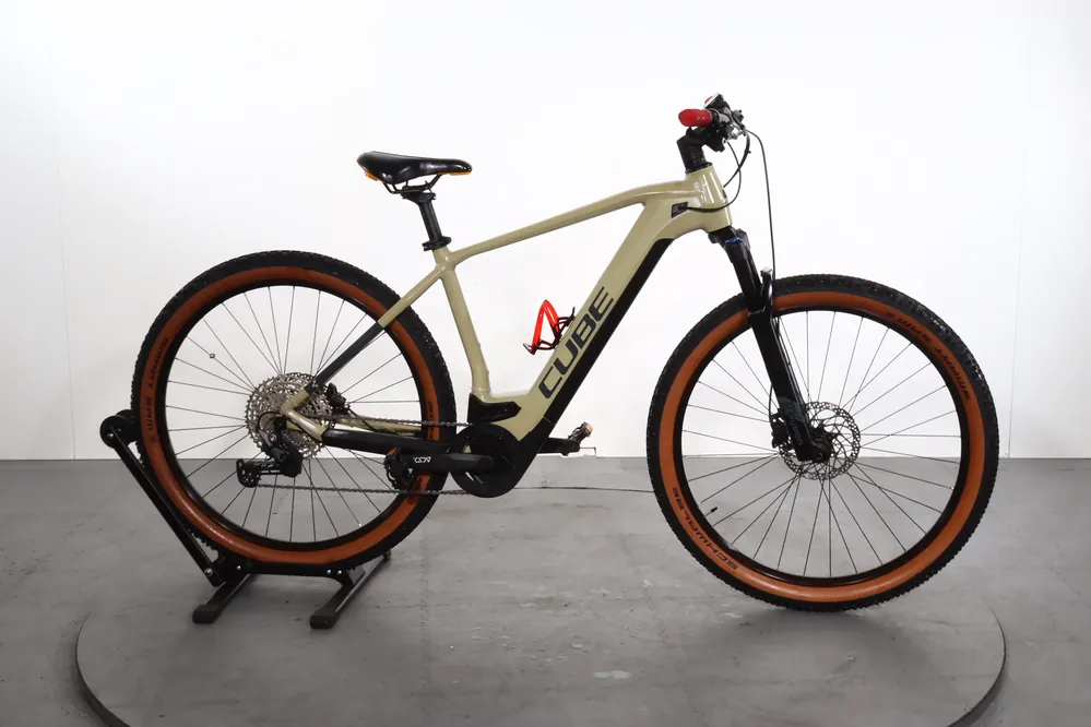 Cube Reaction Hybrid Pro Rechtstreeks Van De Fabrikant